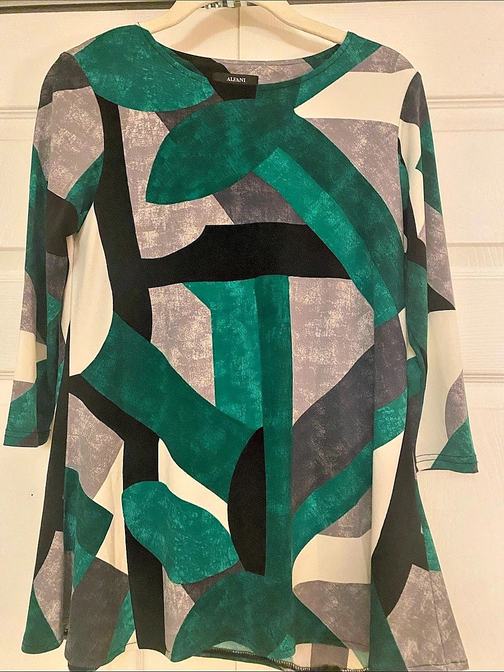Alfani Abstract 3/4 Sleeve Tunic in Green & Gray